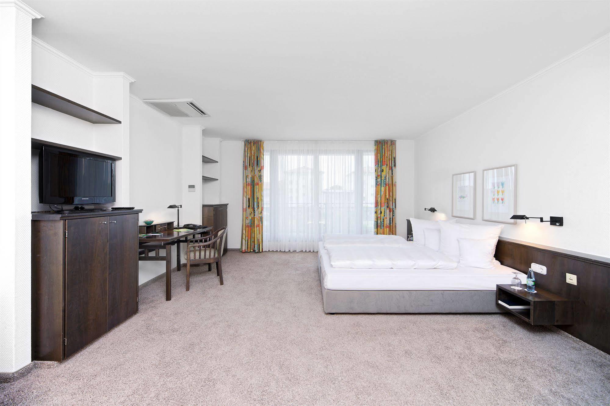 Hotel Herzogspark Herzogenaurach Esterno foto